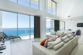 Stunning Oceanfront Luxury with Rooftop Pool
